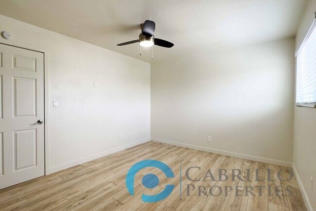 Building Photo - 8453 Carlisle Dr