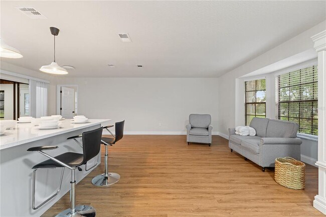 Building Photo - 3253 Oak Point Cir
