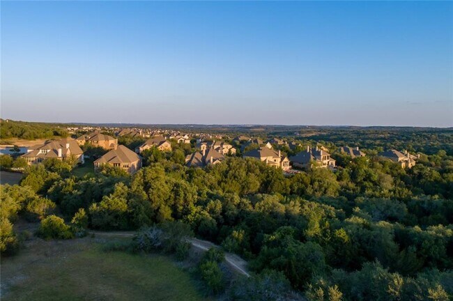 Building Photo - 16121 Golden Top Dr