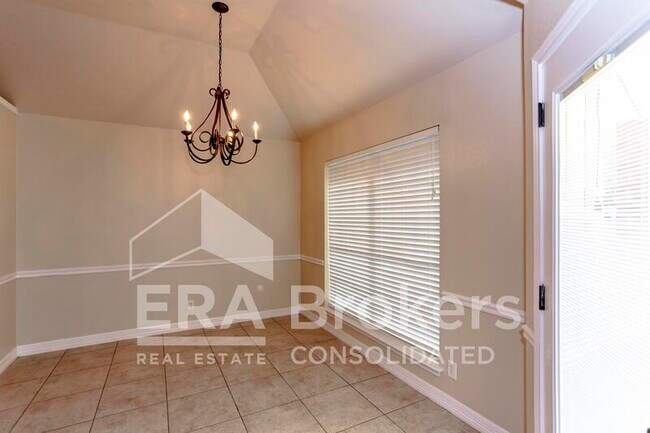 Building Photo - 2013 Drawbridge Dr