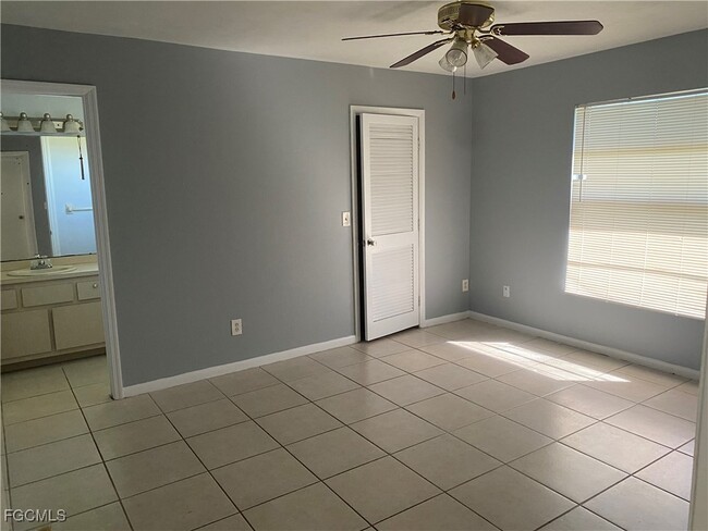 Building Photo - 511 Corinne Dr