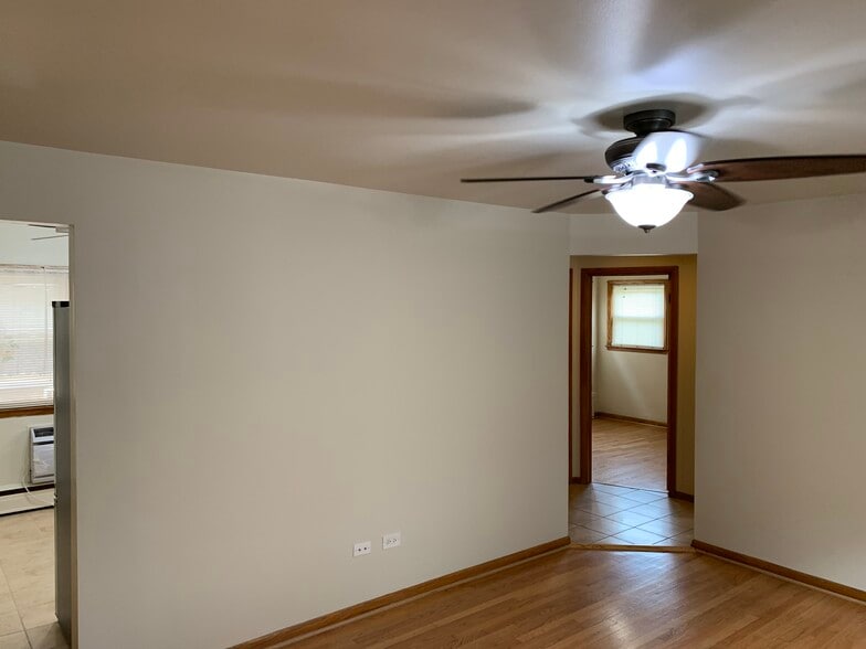 Living Room Northeast Corner - 4908 N Harlem Ave