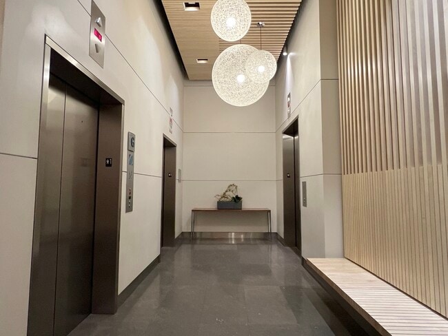 Building Photo - 35 E 100 S