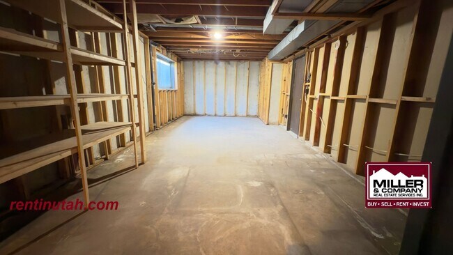 Building Photo - Beautiful home in secluded neighborhood!