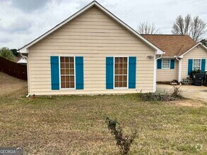 Building Photo - 435 Plantation Ct