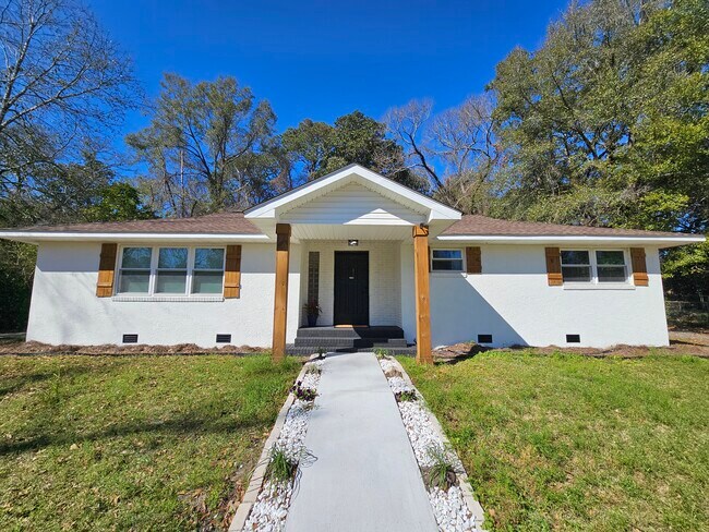 Building Photo - 1210 Barcelona Dr