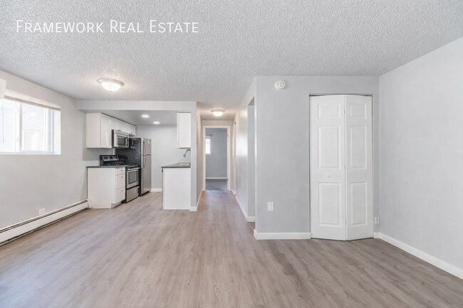 Building Photo - 824 12th St