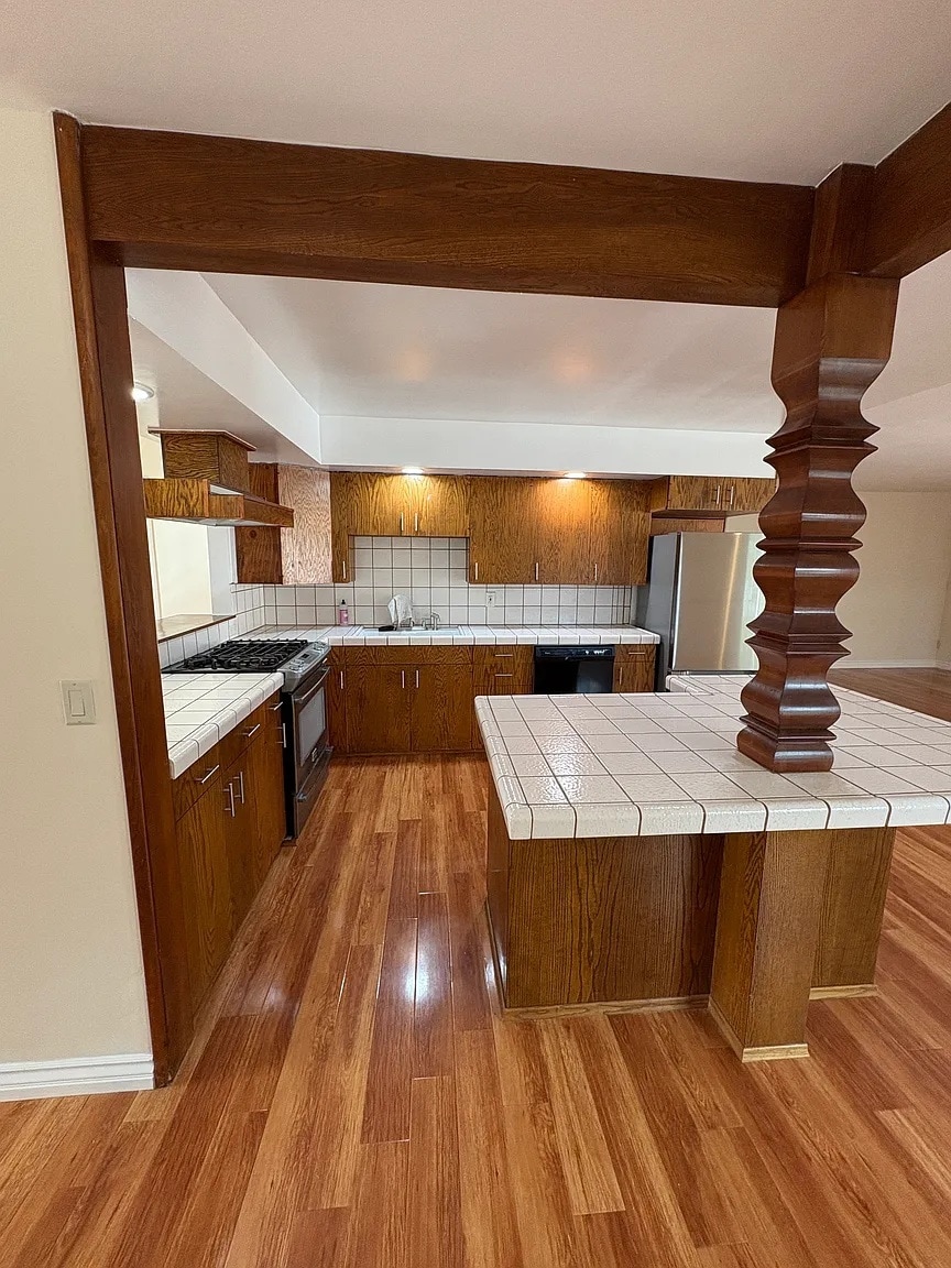 Building Photo - 1843 Santa Fe Ave