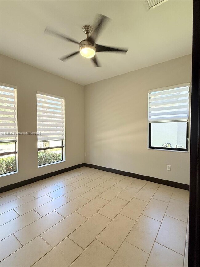 Building Photo - 13651 SW 158th Pl