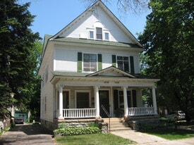 Building Photo - 1014 17th Ave SE