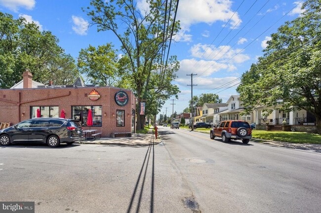 Building Photo - 1011 Clifton Ave