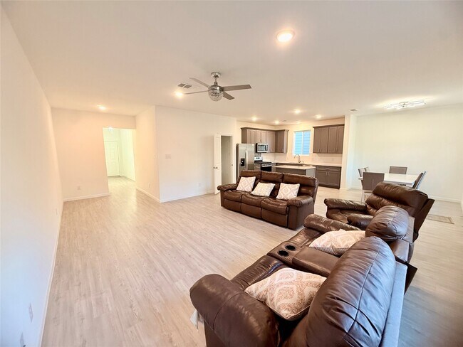 Building Photo - 24619 Applewood Crst Ln