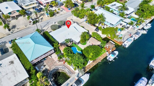 Building Photo - 150 Azalea St