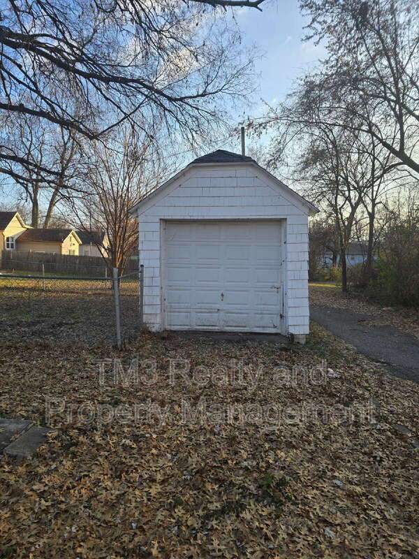 Building Photo - 819 N 9th St