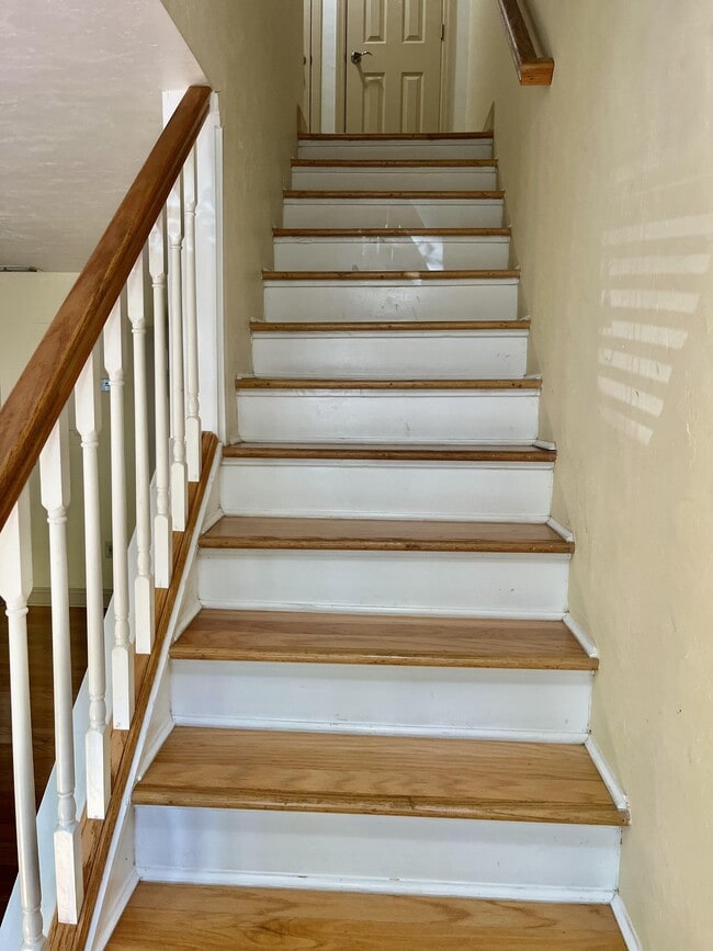 Building Photo - 9727 SW 52 Ln