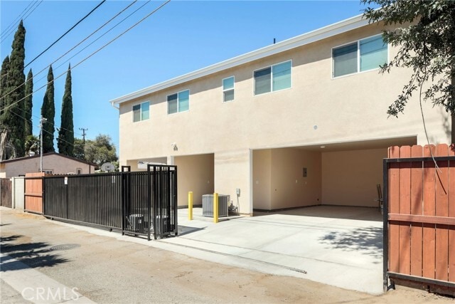 Building Photo - 17134 Saticoy St