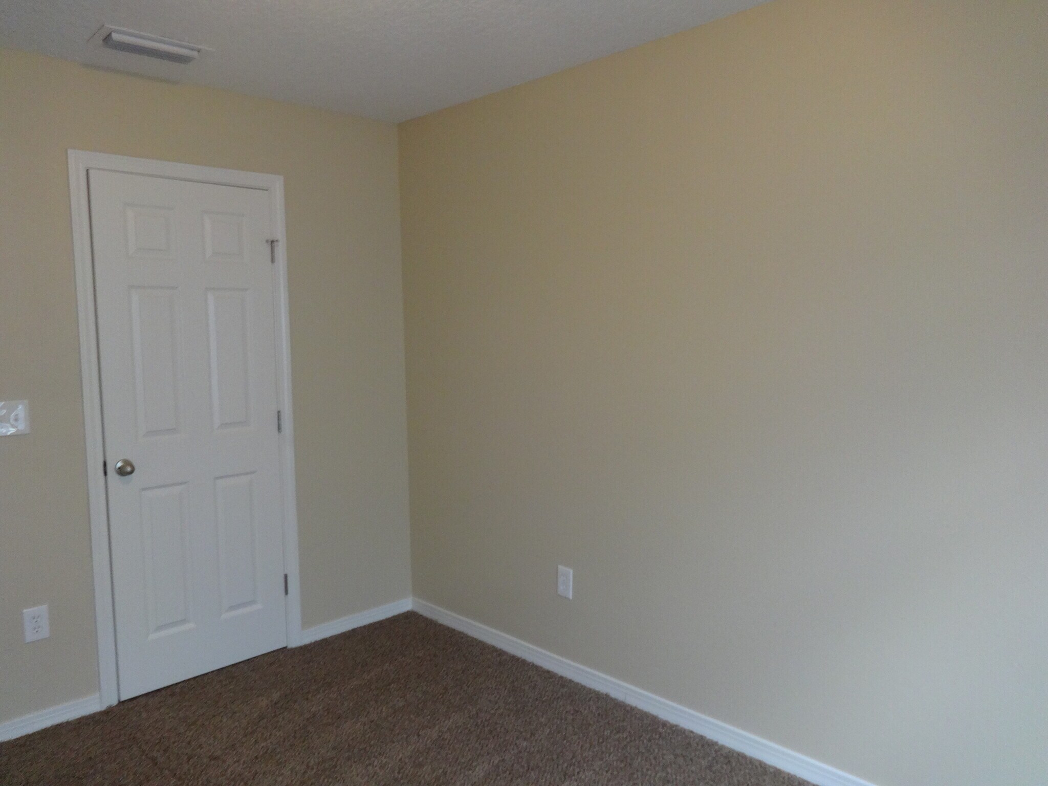 Building Photo - 7652 Vandalay Dr