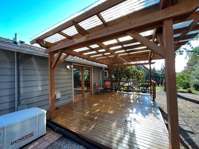 Building Photo - 2 Bed 2 Bath House with Breathtaking View ...
