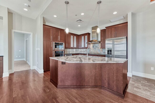 Building Photo - 5455 Landmark Pl