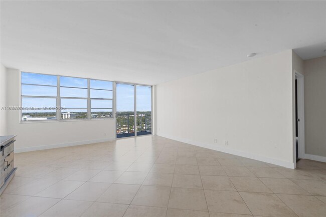 Building Photo - 2100 Sans Souci Blvd