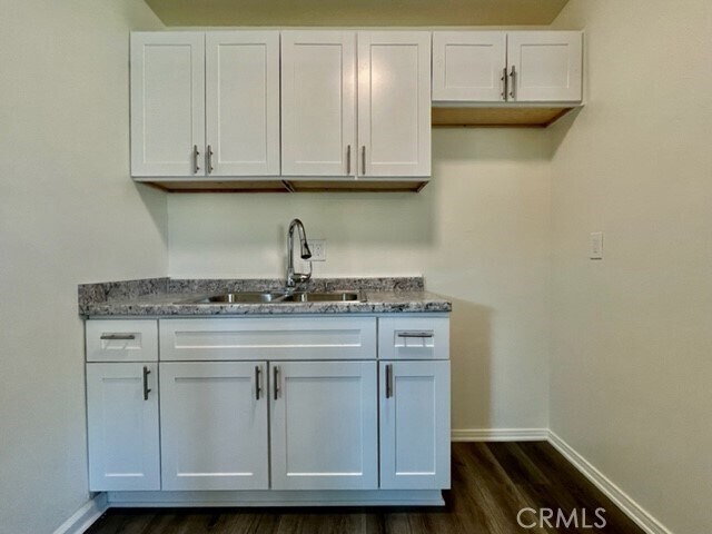 Building Photo - 1811 W Sallie Ln