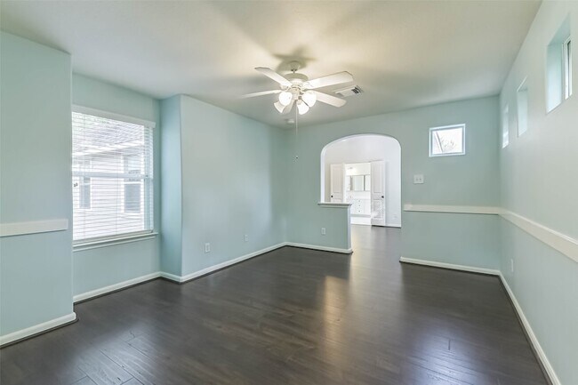 Building Photo - 15 N Flickering Sun Cir