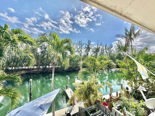 Building Photo - 3736 NE 166th St