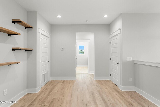 Building Photo - 201 N San Souci Blvd