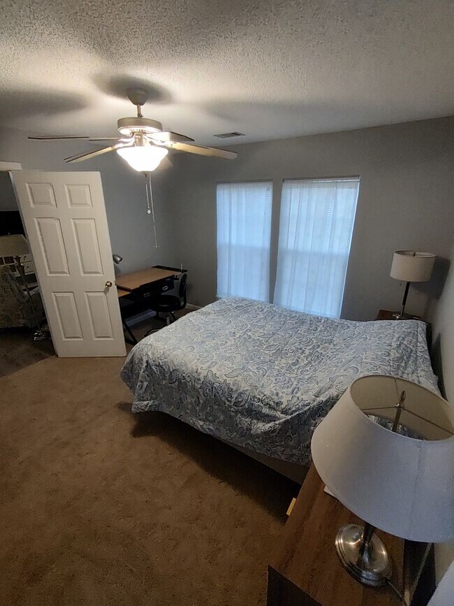 Building Photo - Westbury Estates #316