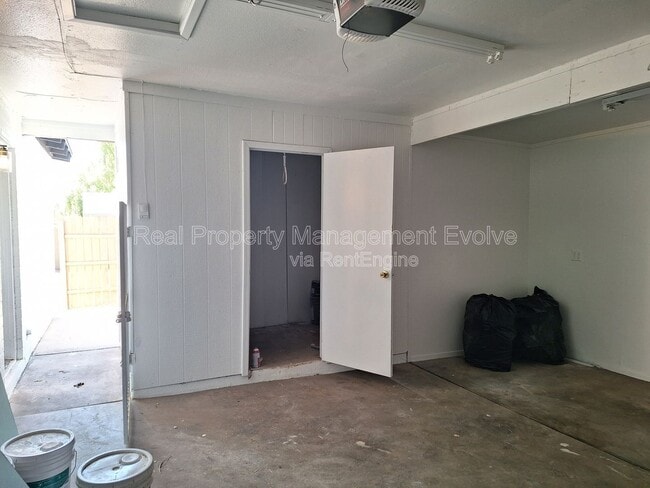 Building Photo - 3059 W Acapulco Ln