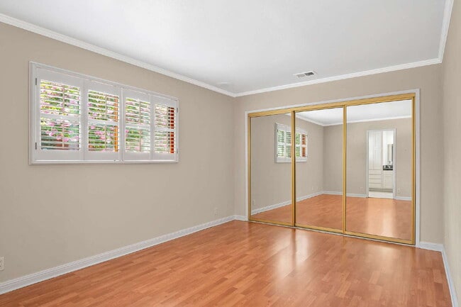 Building Photo - 44771 Garden Ct