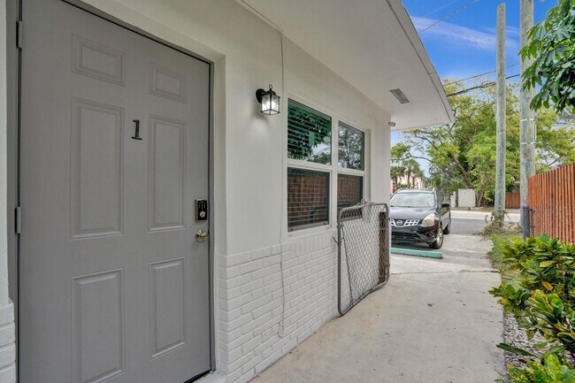 Building Photo - 2023 Miami Rd