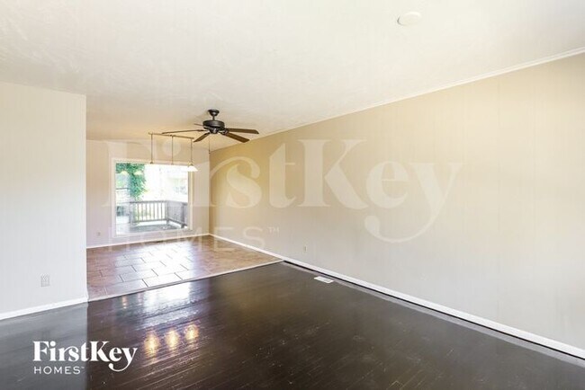 Building Photo - 521 Fairlane St