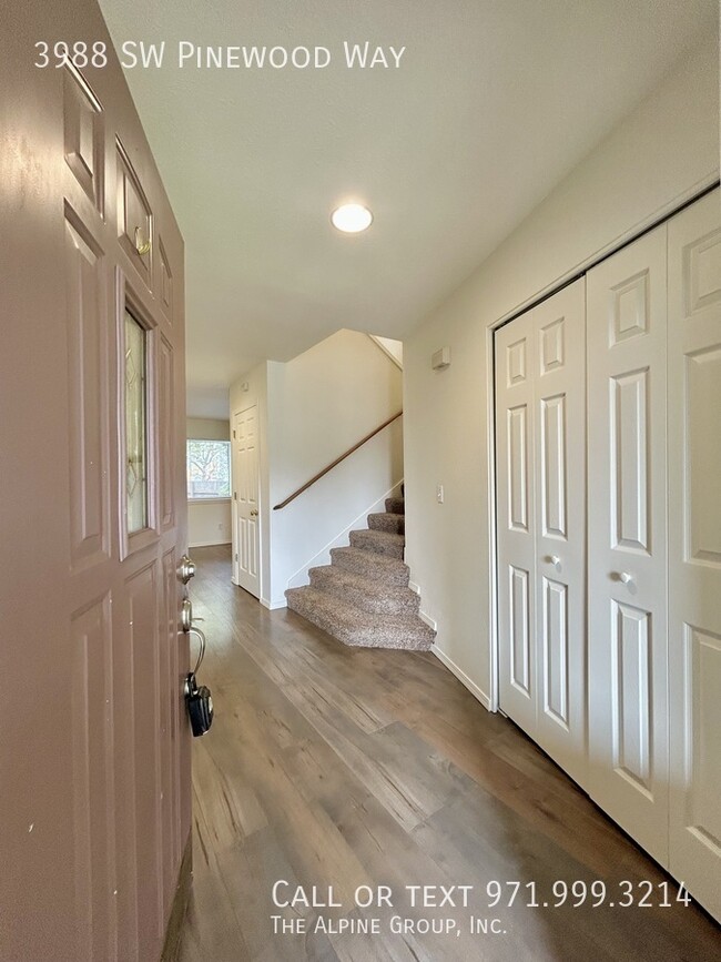 Building Photo - 3988 SW Pinewood Way
