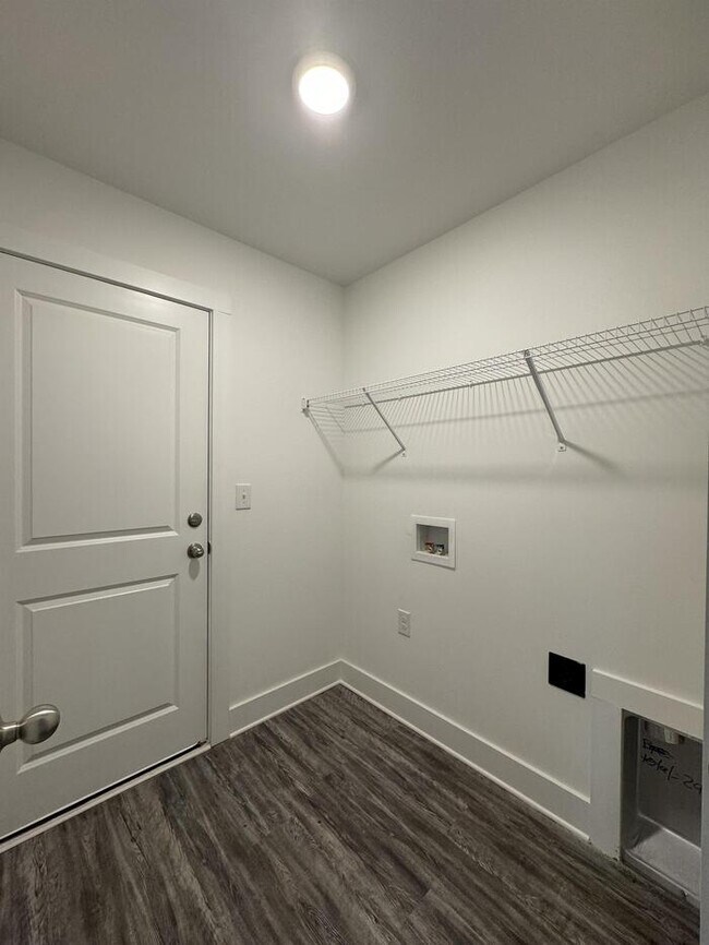 Building Photo - 2128 Middlebridge Ct