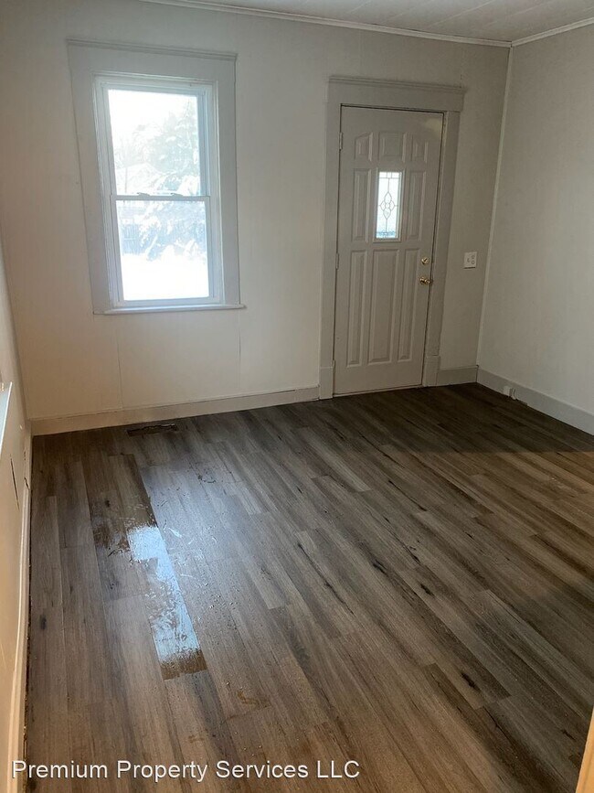 Building Photo - 3 br, 1 bath House - 1121 Oak Street