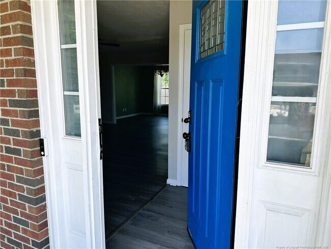 Building Photo - 1311 Shoshone Pl