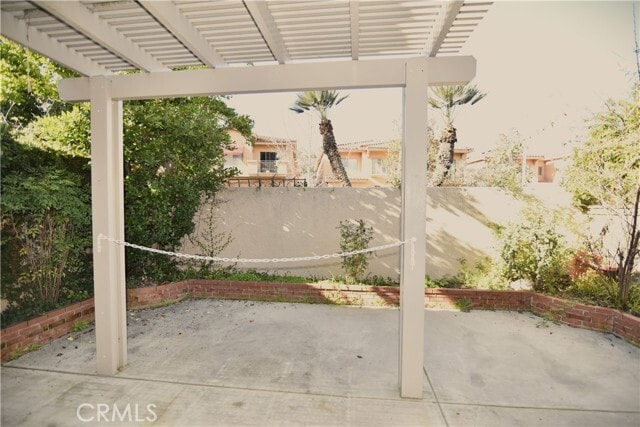 Building Photo - 2062 Lakeshore Dr