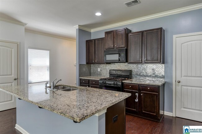 Kitchen - 407 W Park Dr