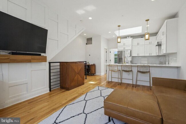 Building Photo - 1315 Trinidad Ave NE