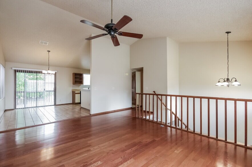 Building Photo - 1226 W Seashore Dr