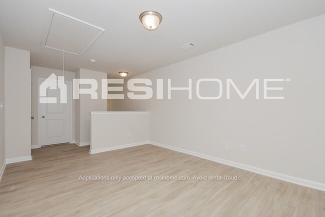 Building Photo - 3038 Faireno Pl