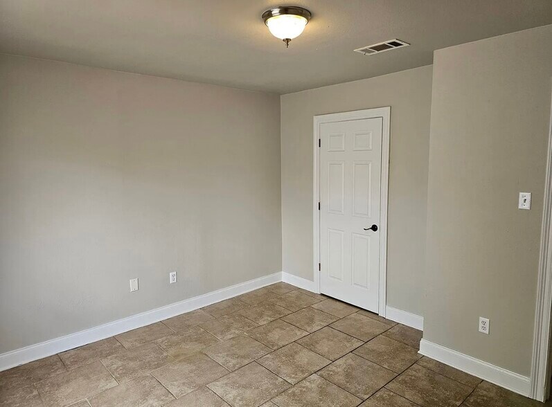 Building Photo - 44154 Simpson Pl