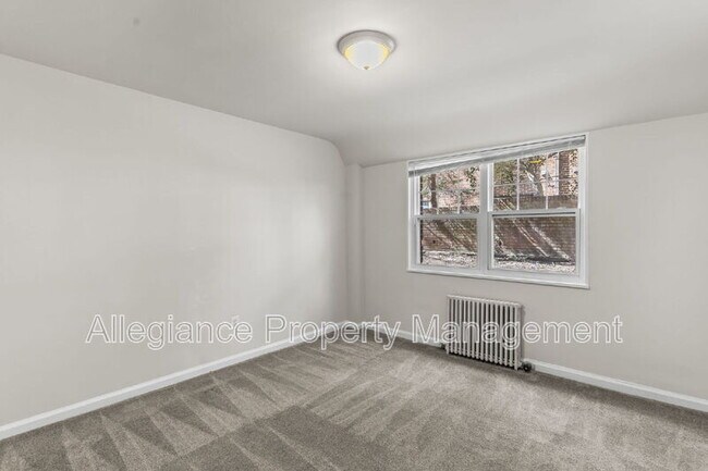 Building Photo - 1404 12th St N