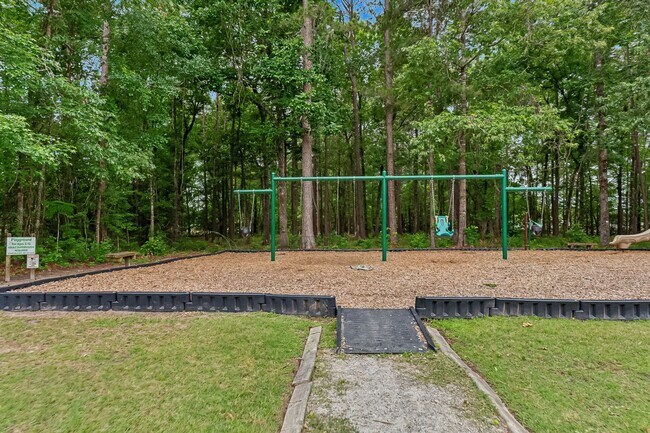 Building Photo - 247 Clayburne Dr