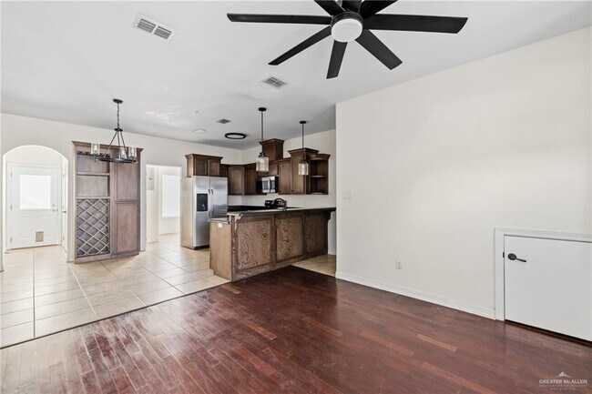 Building Photo - 1309 W Fig Ave