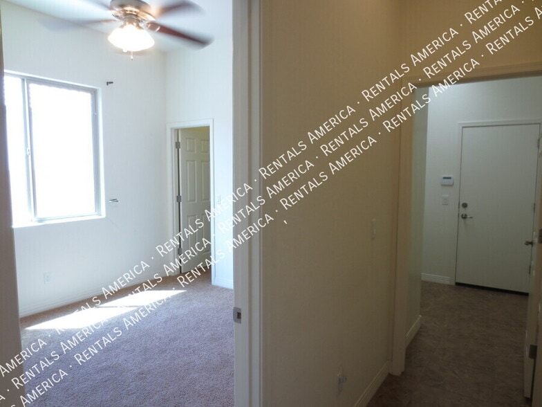 Building Photo - 1133 E Buckingham Ave