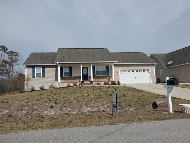 Building Photo - 303 Sinclair Ln