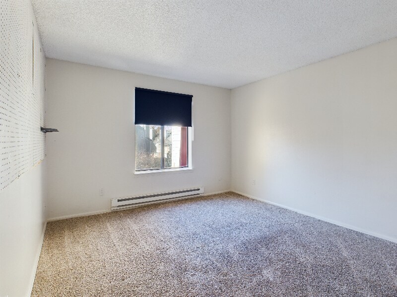 Building Photo - 14720 E Kentucky Dr