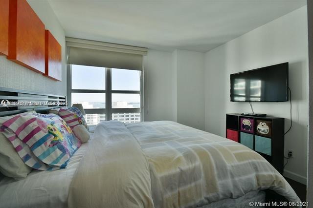 Building Photo - 951 Brickell Ave